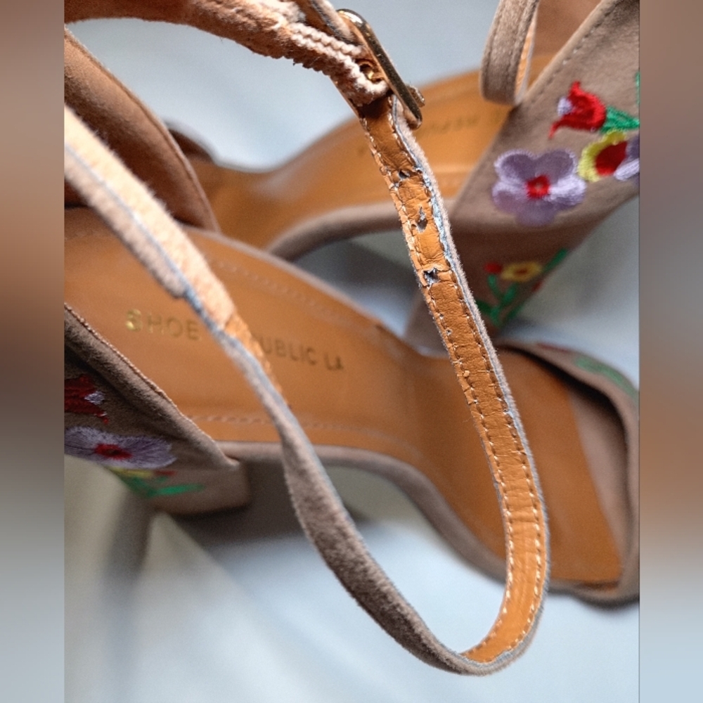 Elegant Floral Embroidered Heels in Tan - Picture 8 of 12
